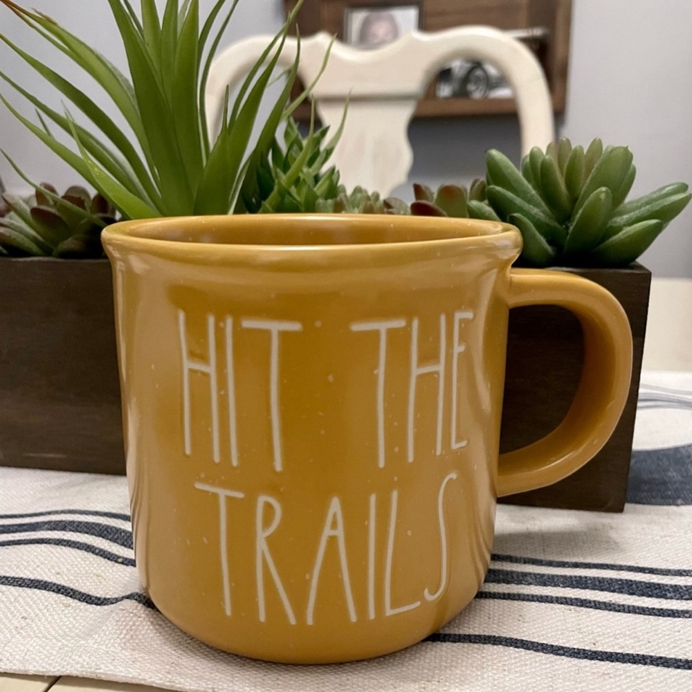 Beautiful NWOT Rae Dunn Mug